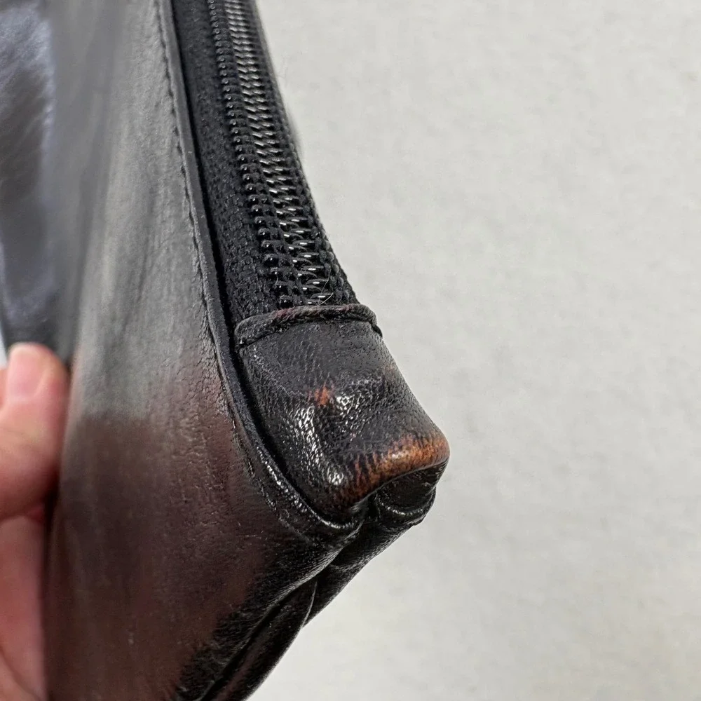 Hobo Wristlet Clutch Black Leather Zip Card Slots 11x5 Y2K 90s CBK Rachel Green